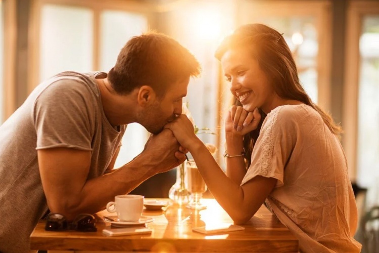 Size olan sevgisini farklı şekillerde dile getirebiliyor